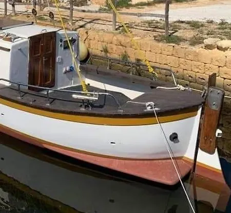 Perla Nera Ormeggiata San Vito Lo Capo